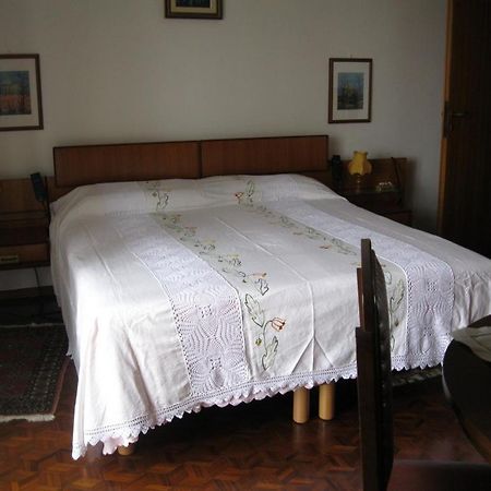 La Casa Dei Pini Bed & Breakfast Malnate Bagian luar foto