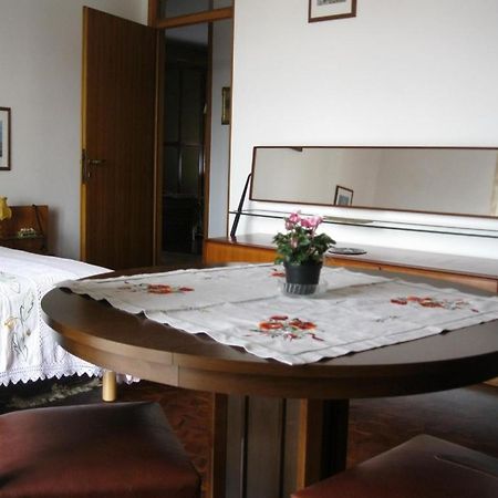 La Casa Dei Pini Bed & Breakfast Malnate Bagian luar foto