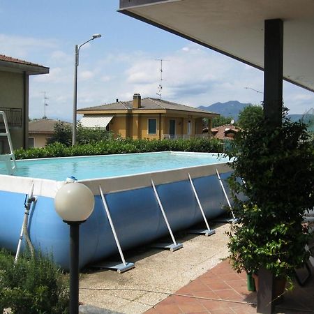 La Casa Dei Pini Bed & Breakfast Malnate Bagian luar foto