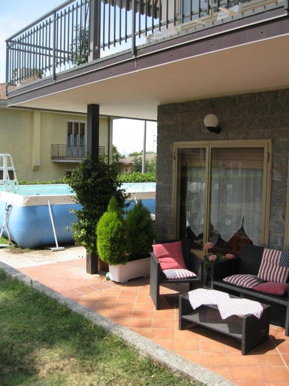 La Casa Dei Pini Bed & Breakfast Malnate Bagian luar foto